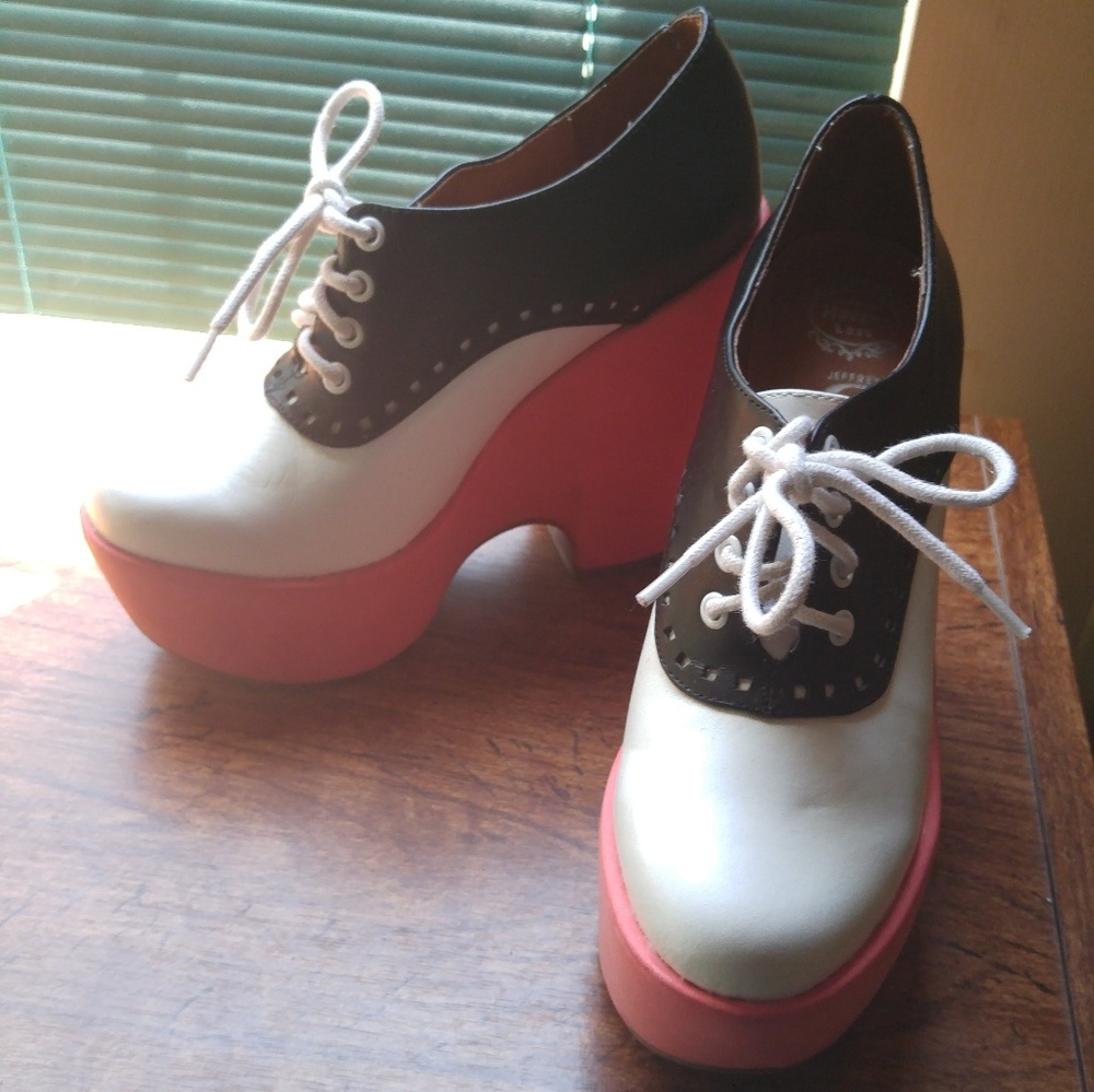 Jeffrey Campbell Lindy
